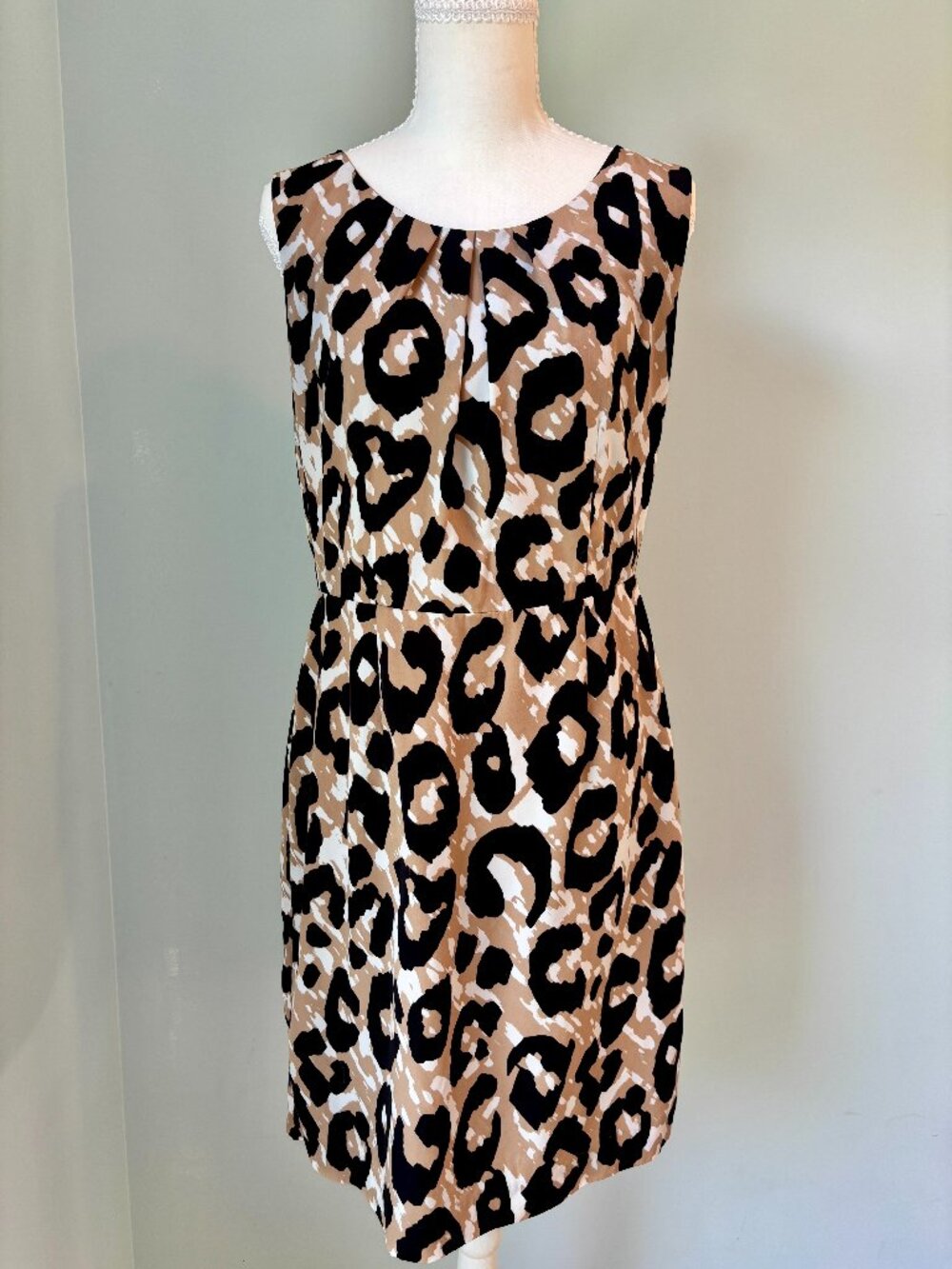 Banana Republic Leopard Print Sleeveless Pleated Neck Shift Dress - Size 8